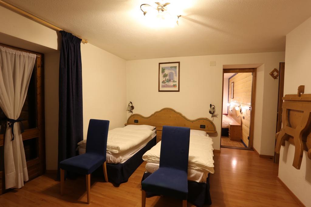 Albergo Centrale Forni di Sopra Cameră foto